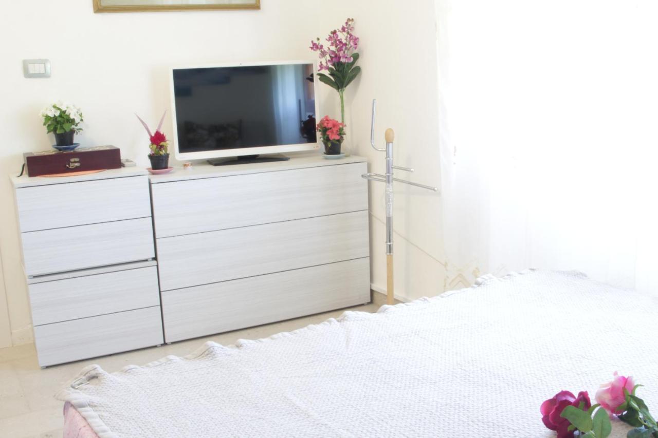 Villa Chiara Affitta Camere カッラーラ エクステリア 写真