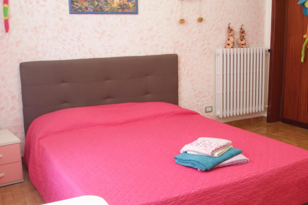 Villa Chiara Affitta Camere カッラーラ エクステリア 写真