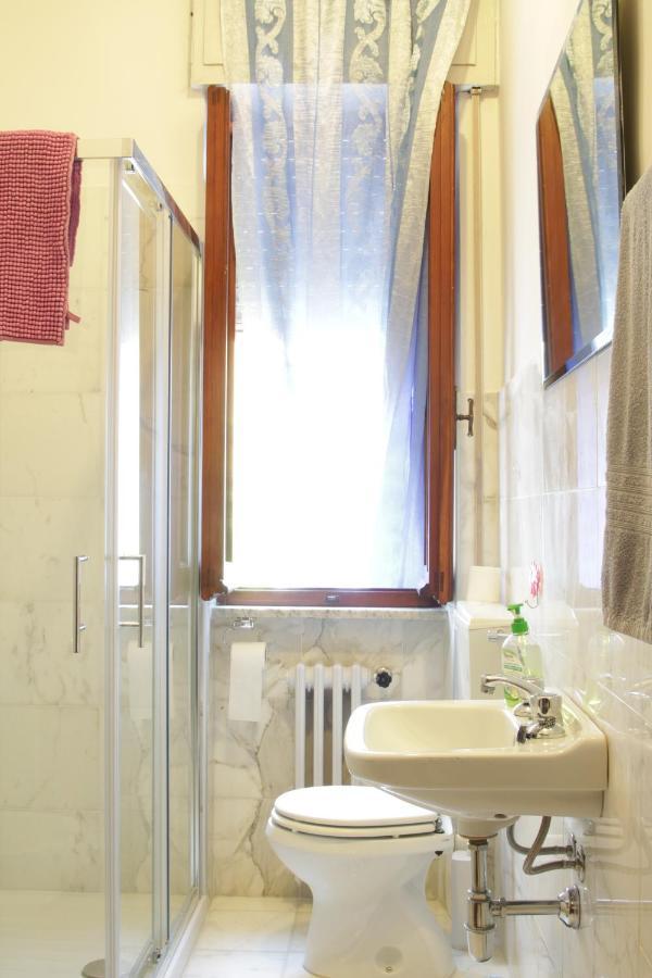 Villa Chiara Affitta Camere カッラーラ エクステリア 写真