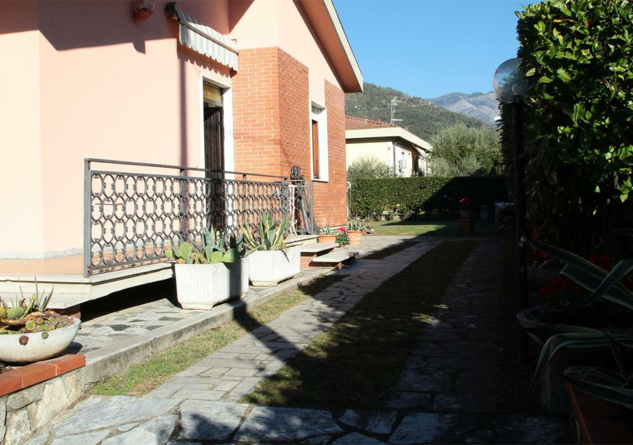 Villa Chiara Affitta Camere カッラーラ エクステリア 写真